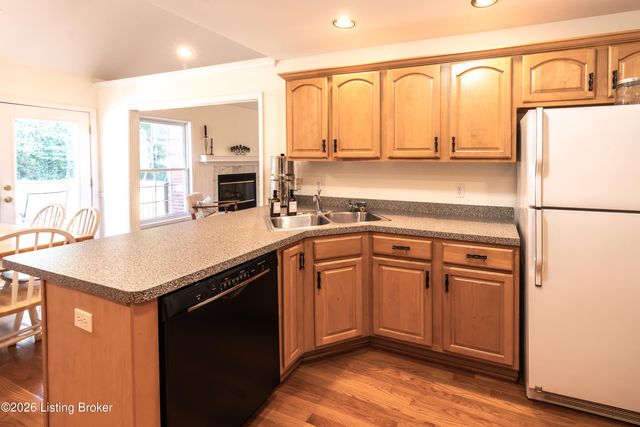 5418 Cross Creek Dr, Crestwood, KY 40014