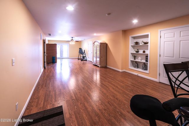 5418 Cross Creek Dr, Crestwood, KY 40014