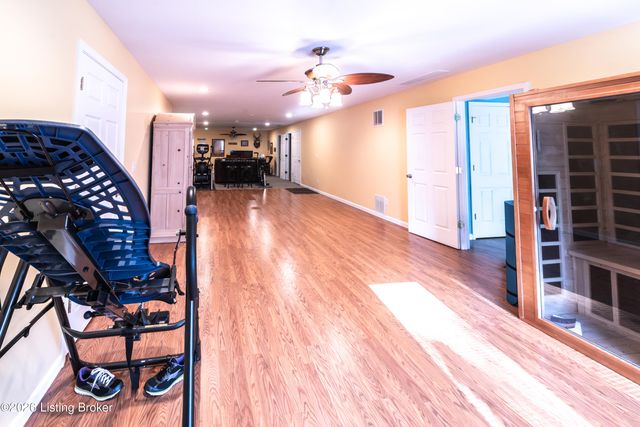 5418 Cross Creek Dr, Crestwood, KY 40014