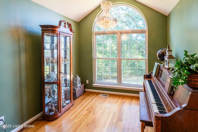 5418 Cross Creek Dr, Crestwood, KY 40014
