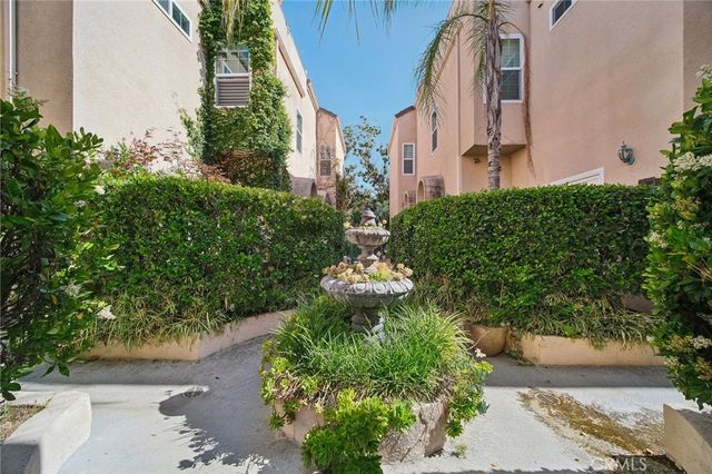 10659 Bloomfield Street, Toluca Lake, CA 91602