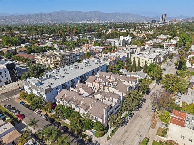 10659 Bloomfield Street, Toluca Lake, CA 91602