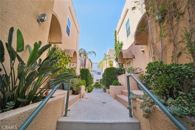 10659 Bloomfield Street, Toluca Lake, CA 91602