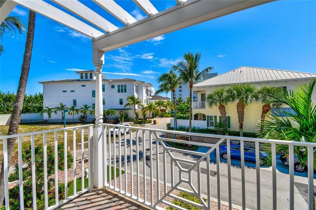 475 Ocean Ridge Way, Juno Beach, FL 33408