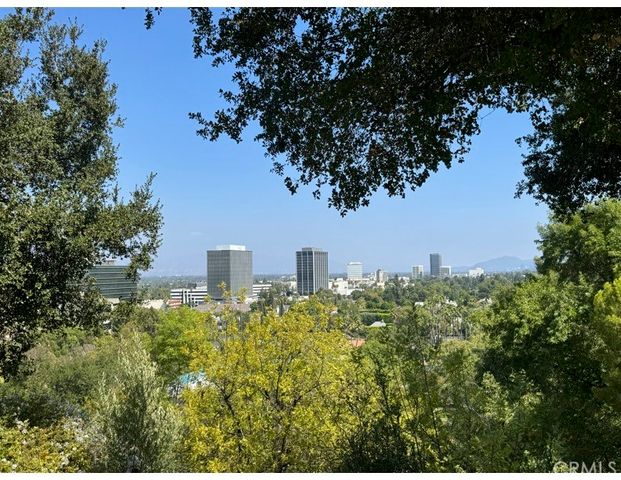 16216 Bertella Drive, Encino, CA 91436