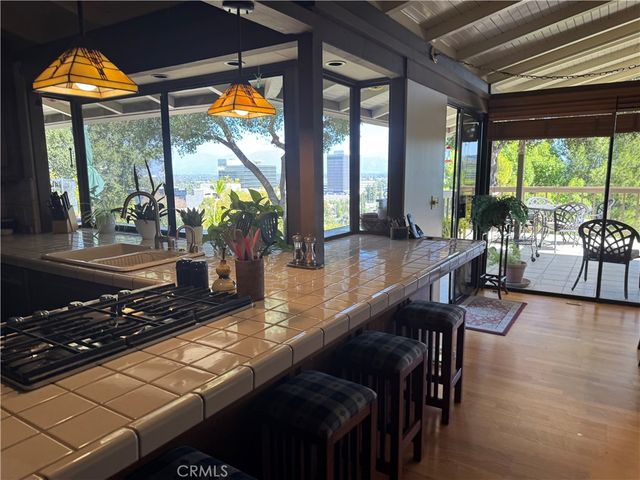 16216 Bertella Drive, Encino, CA 91436