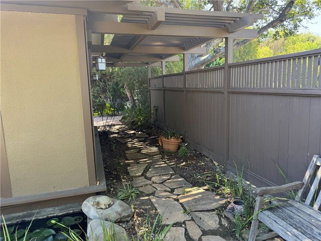 16216 Bertella Drive, Encino, CA 91436