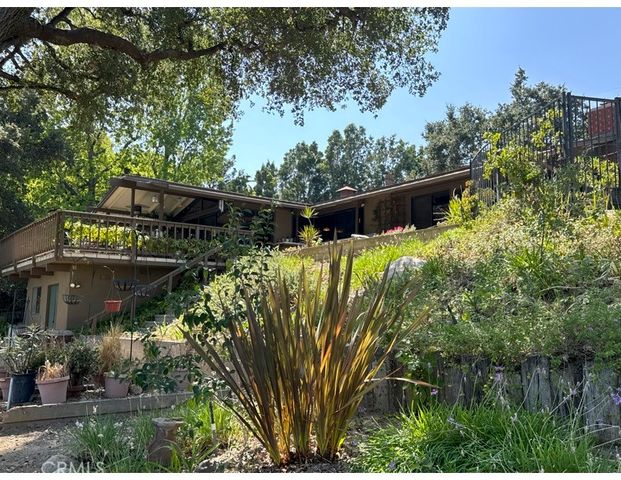 16216 Bertella Drive, Encino, CA 91436