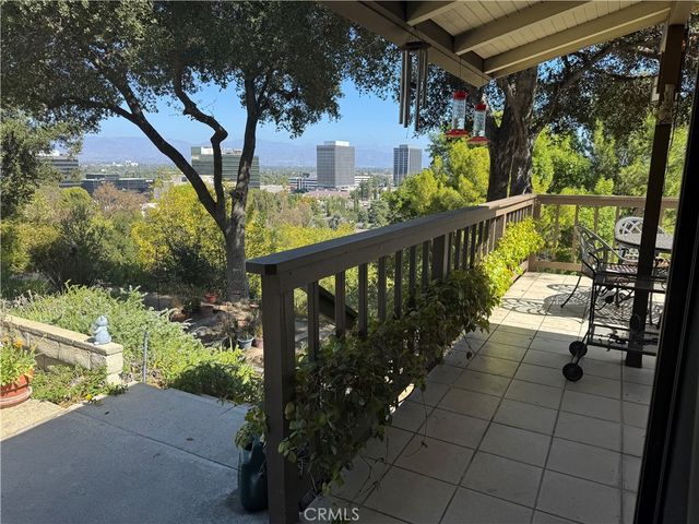 16216 Bertella Drive, Encino, CA 91436