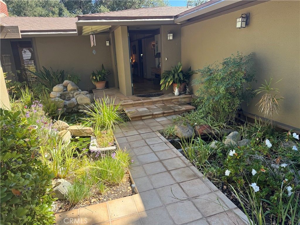 16216 Bertella Drive, Encino, CA 91436