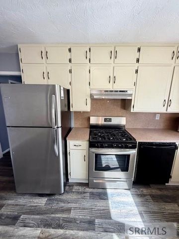 568 2nd E, Ririe, ID 83443