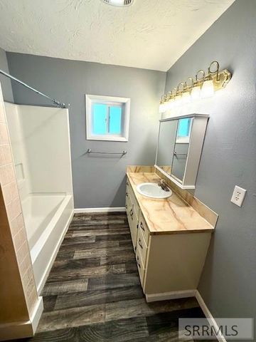 568 2nd E, Ririe, ID 83443