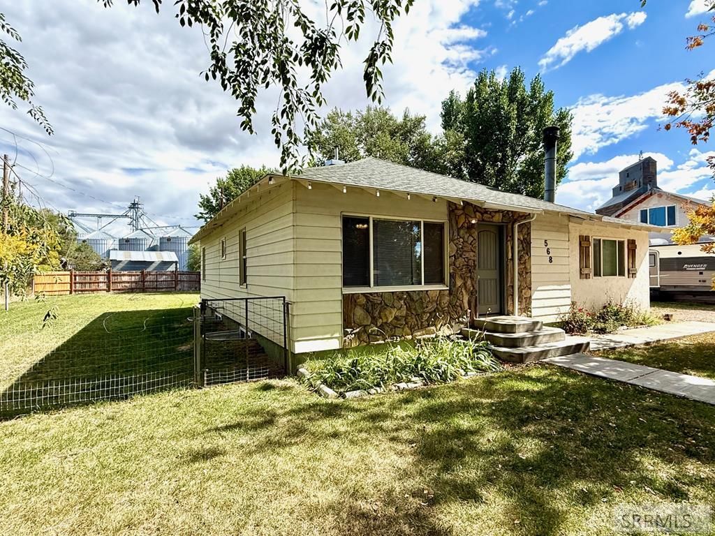 568 2nd E, Ririe, ID 83443