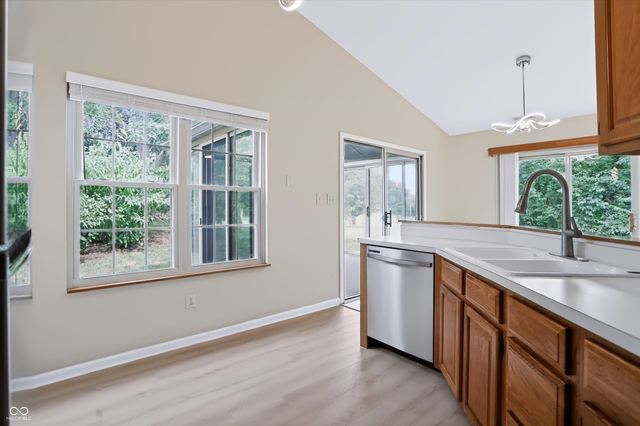 1039 Buffalo Run Way, Indianapolis, IN 46227