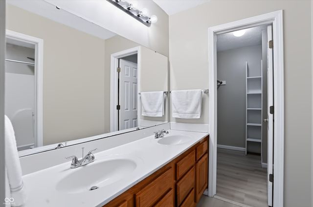 1039 Buffalo Run Way, Indianapolis, IN 46227