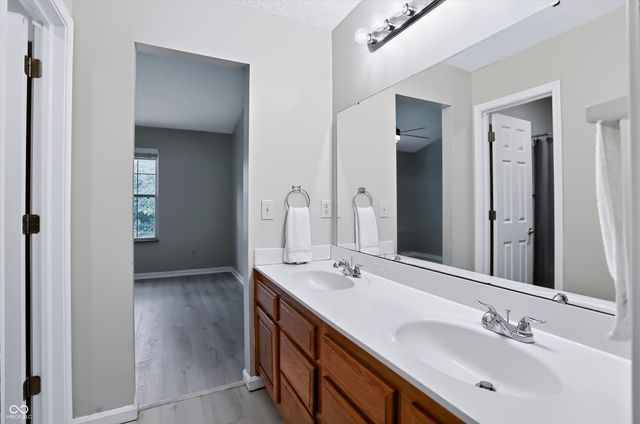 1039 Buffalo Run Way, Indianapolis, IN 46227