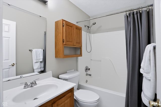 1039 Buffalo Run Way, Indianapolis, IN 46227