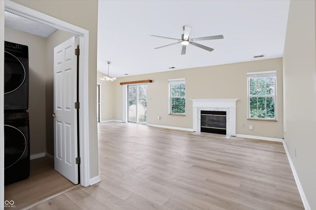 1039 Buffalo Run Way, Indianapolis, IN 46227