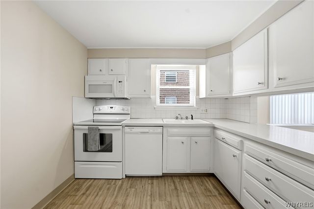 72 Old Lyme Drive 2, Amherst, NY 14221