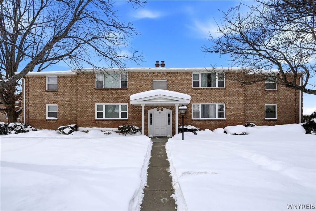 72 Old Lyme Drive 2, Amherst, NY 14221