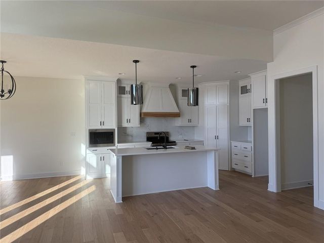 10511 N Highland Place, Kansas City, MO 64155