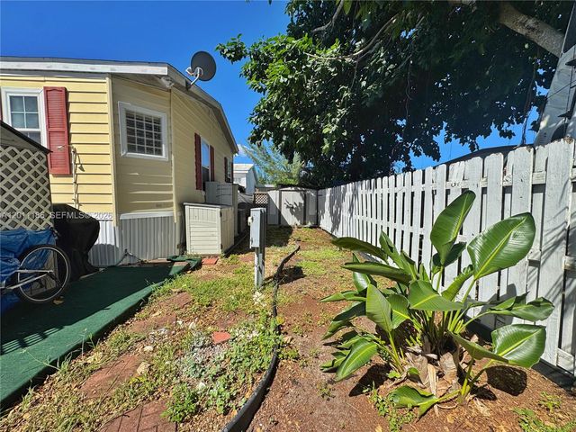 2863 SW 58th Manor, Dania Beach, FL 33312