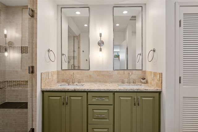 5461 Impala Point Drive, Athens, TX 75752