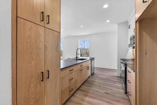 22502 W 93rd Terrace, Lenexa, KS 66227