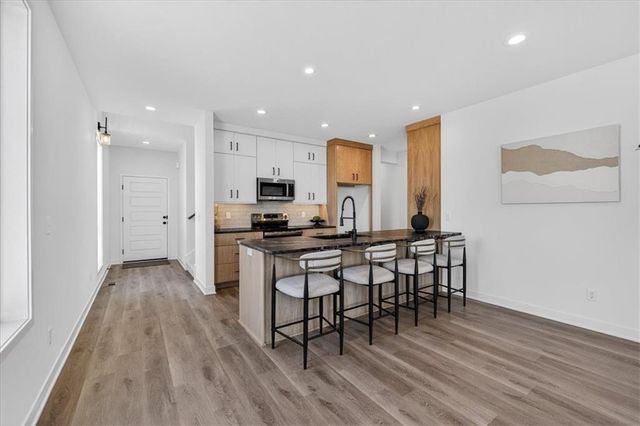 22502 W 93rd Terrace, Lenexa, KS 66227