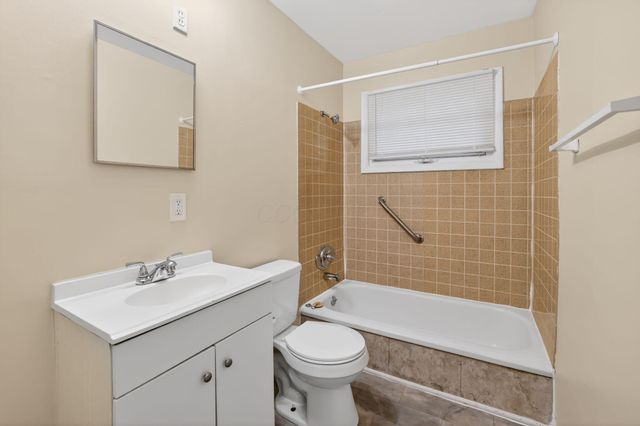 1795 Eastbrook Drive S, Columbus, OH 43223
