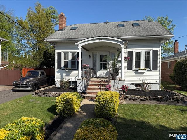 232 Webster Avenue, Lyndhurst, NJ 07071