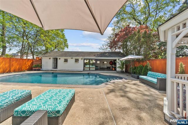 232 Webster Avenue, Lyndhurst, NJ 07071