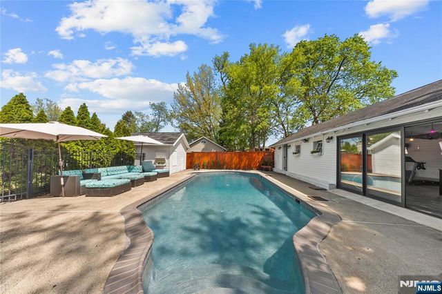 232 Webster Avenue, Lyndhurst, NJ 07071