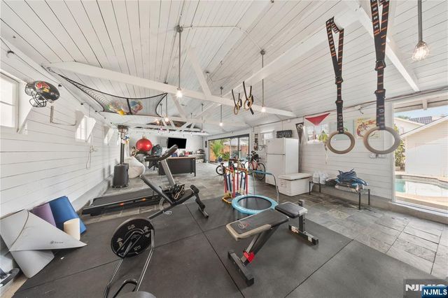 232 Webster Avenue, Lyndhurst, NJ 07071