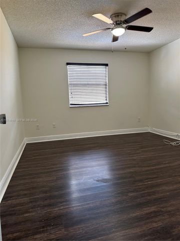 65 NE 12th Ave 65, Homestead, FL 33030