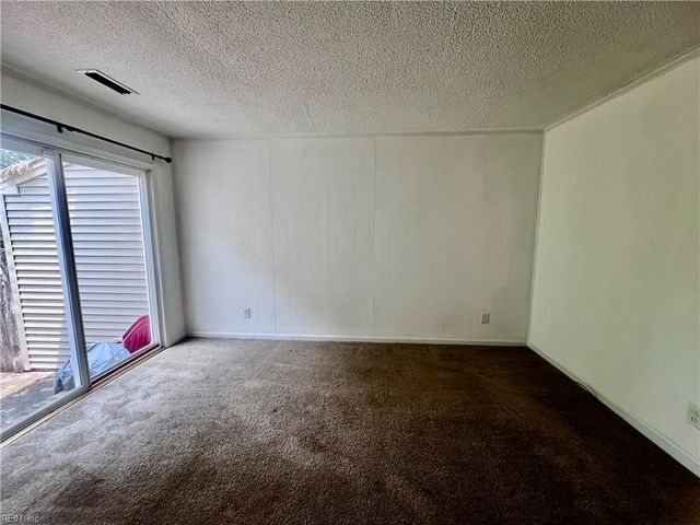 4080 Thomas Jefferson DR, Virginia Beach, VA 23452