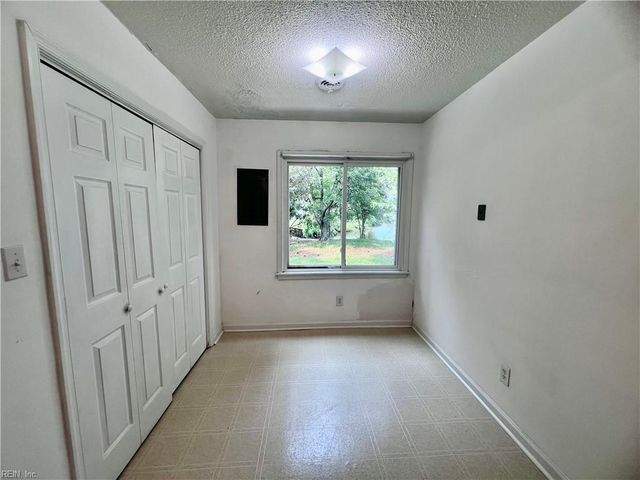 4080 Thomas Jefferson DR, Virginia Beach, VA 23452