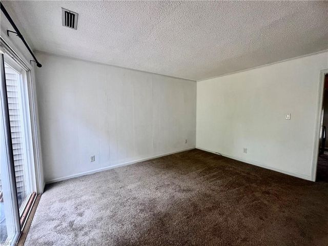 4080 Thomas Jefferson DR, Virginia Beach, VA 23452