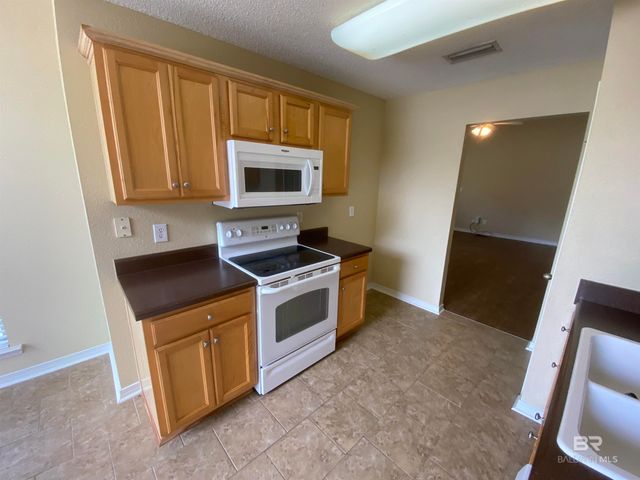 9064 Brookside Lane, Daphne, AL 36526