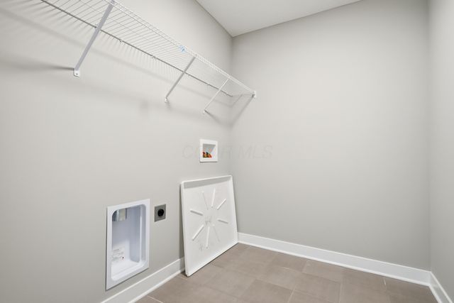 5488 Fawnsbury Court, Powell, OH 43065