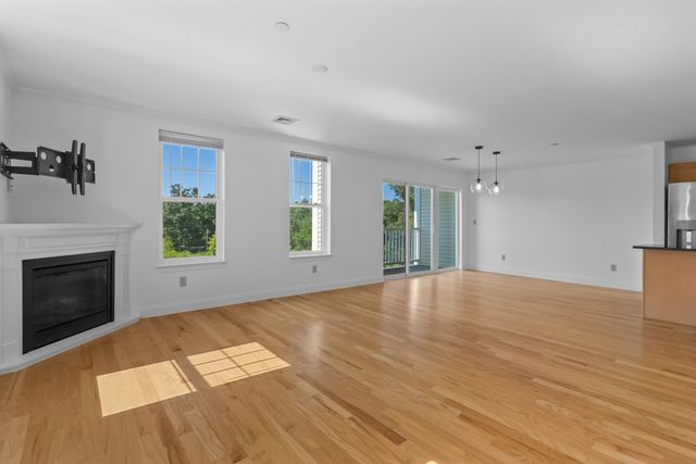 1818 Main Street 216, Holden, MA 01520