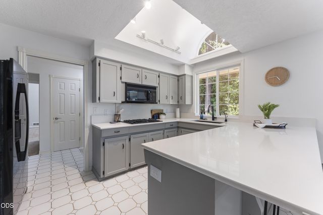3127 Orchard Heights Road NW, Salem, OR 97304