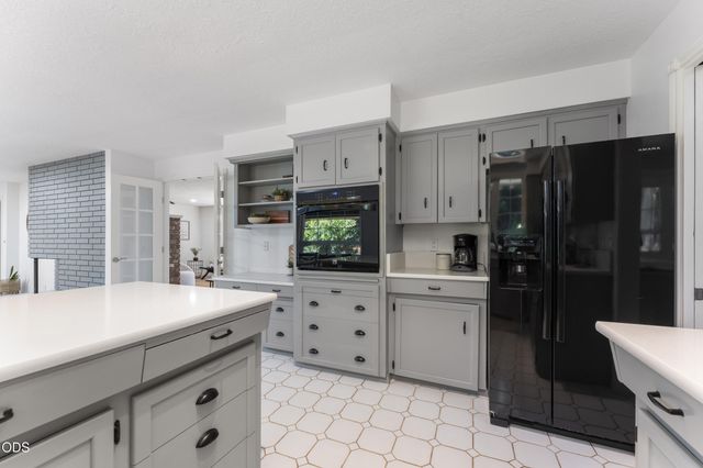 3127 Orchard Heights Road NW, Salem, OR 97304