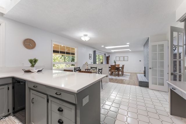 3127 Orchard Heights Road NW, Salem, OR 97304