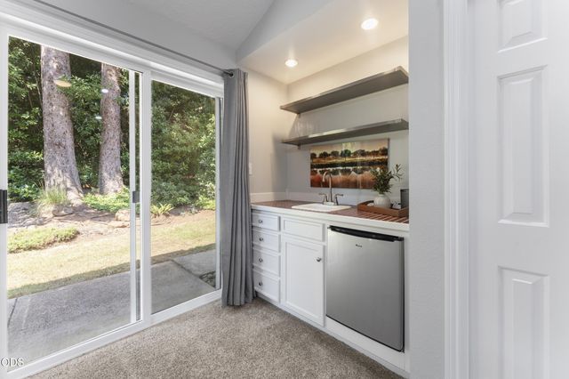 3127 Orchard Heights Road NW, Salem, OR 97304