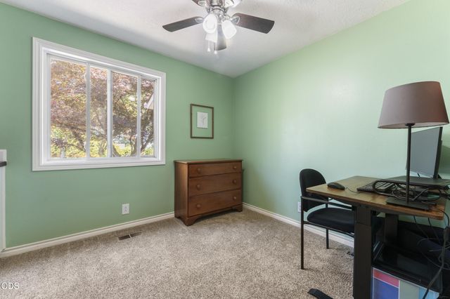 3127 Orchard Heights Road NW, Salem, OR 97304