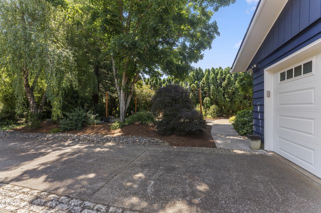 3127 Orchard Heights Road NW, Salem, OR 97304