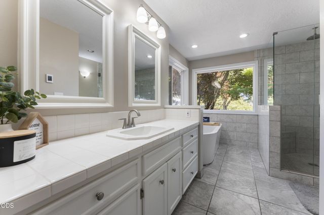 3127 Orchard Heights Road NW, Salem, OR 97304