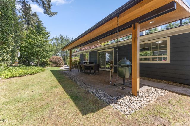 3127 Orchard Heights Road NW, Salem, OR 97304