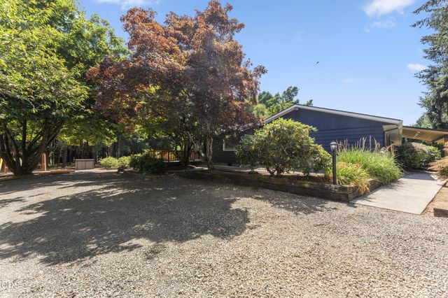 3127 Orchard Heights Road NW, Salem, OR 97304